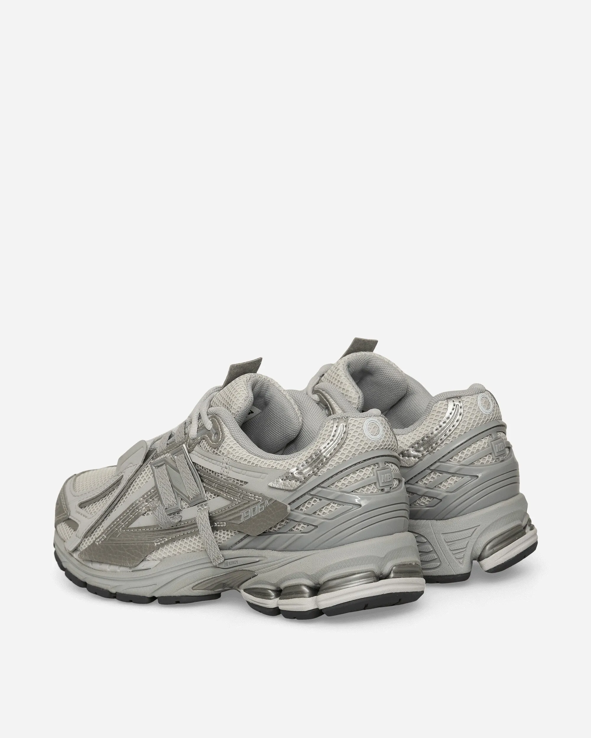 1906A Sneakers Concrete / Silver Metallic / Brighton Grey