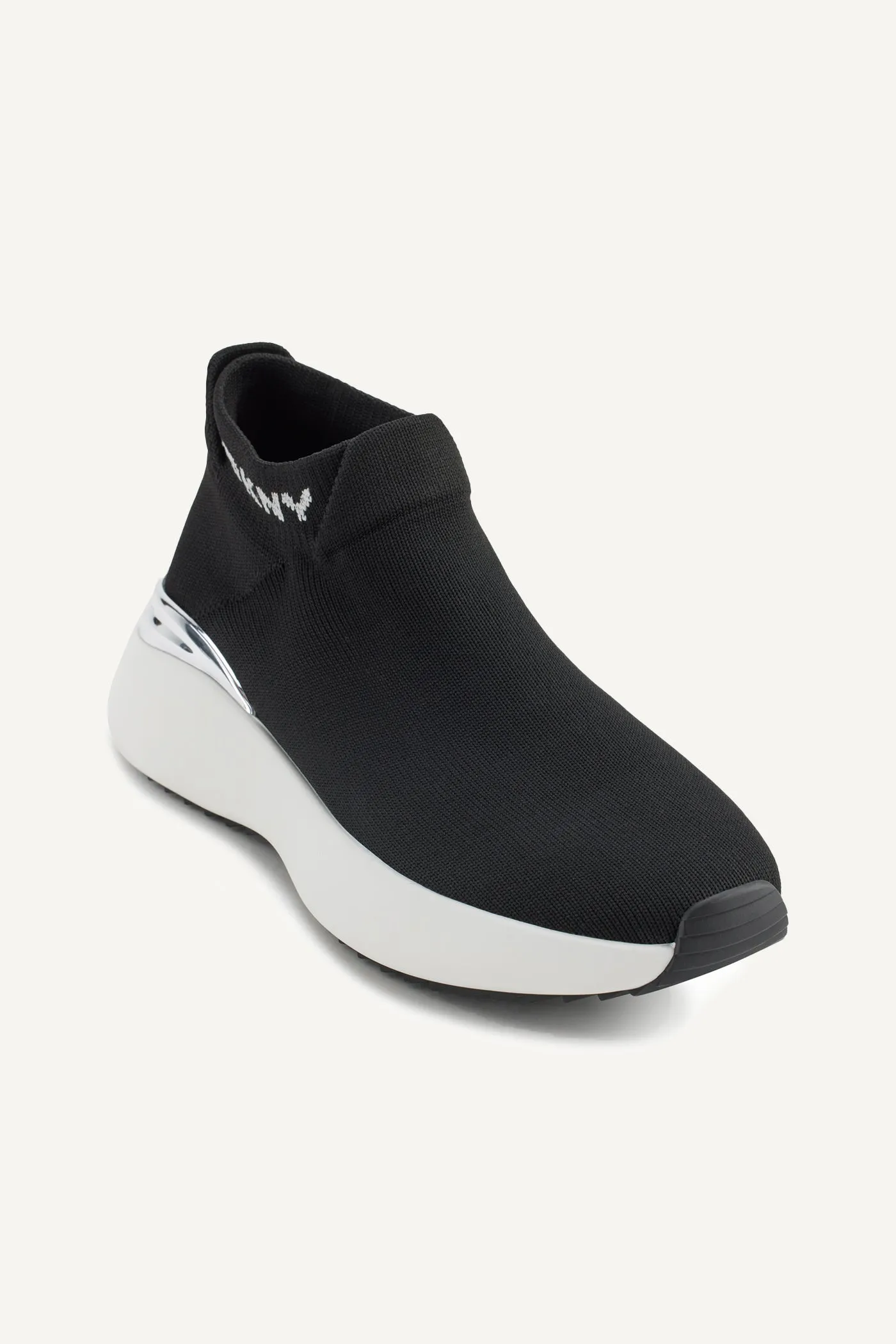 ZHAVIA SLIP ON SNEAKER